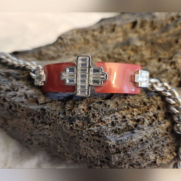 NWOTโLia Sophia "Color Coded" Fushia Cut Crystal and Silver Bracelet - Picture 1 of 4